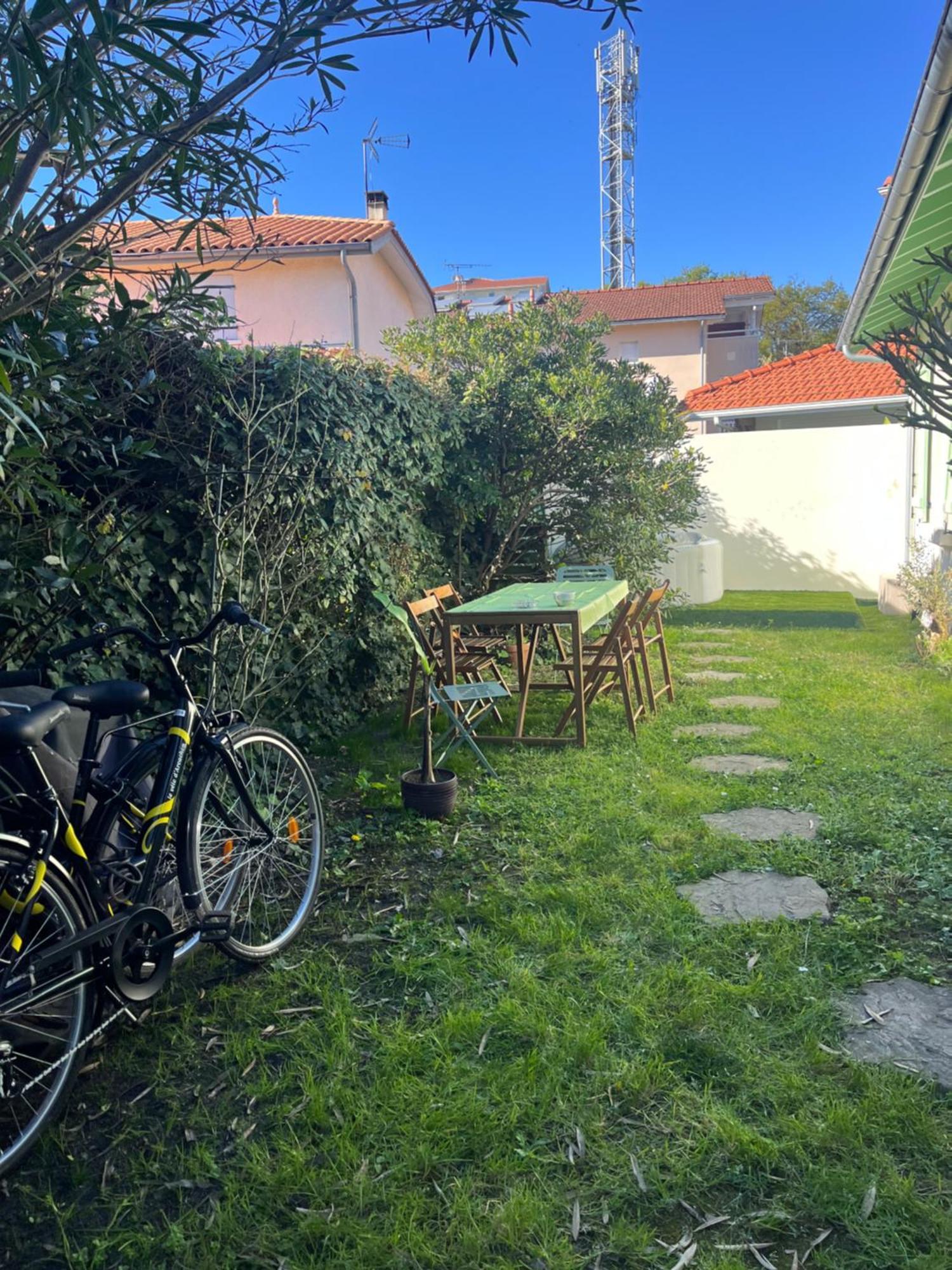 Maison T3 Mitoyenne Avec Jacuzzi Et Jardin Hébergement de vacances Arcachon